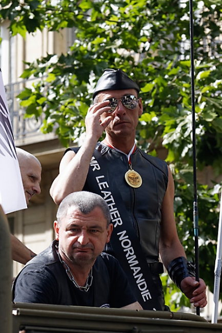 Gay pride Paris JUN13-227